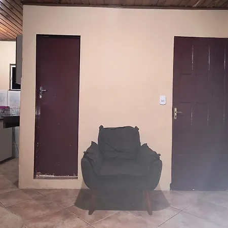 Casa de Praia Completa em Cabo Frio 04 para até 5 Pessoas-3
